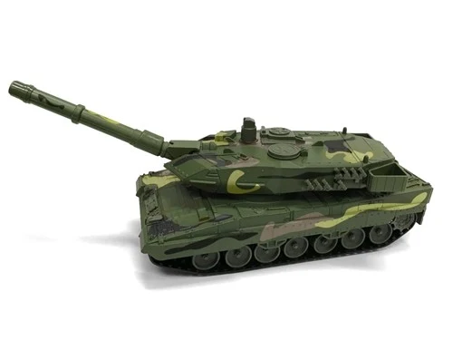 Tank Military R-3 woodland camouflage 1:40