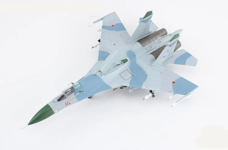 Sukhoi Su-27 Flanker B (early type) Red 14 Russian Air Force 1990 1:72