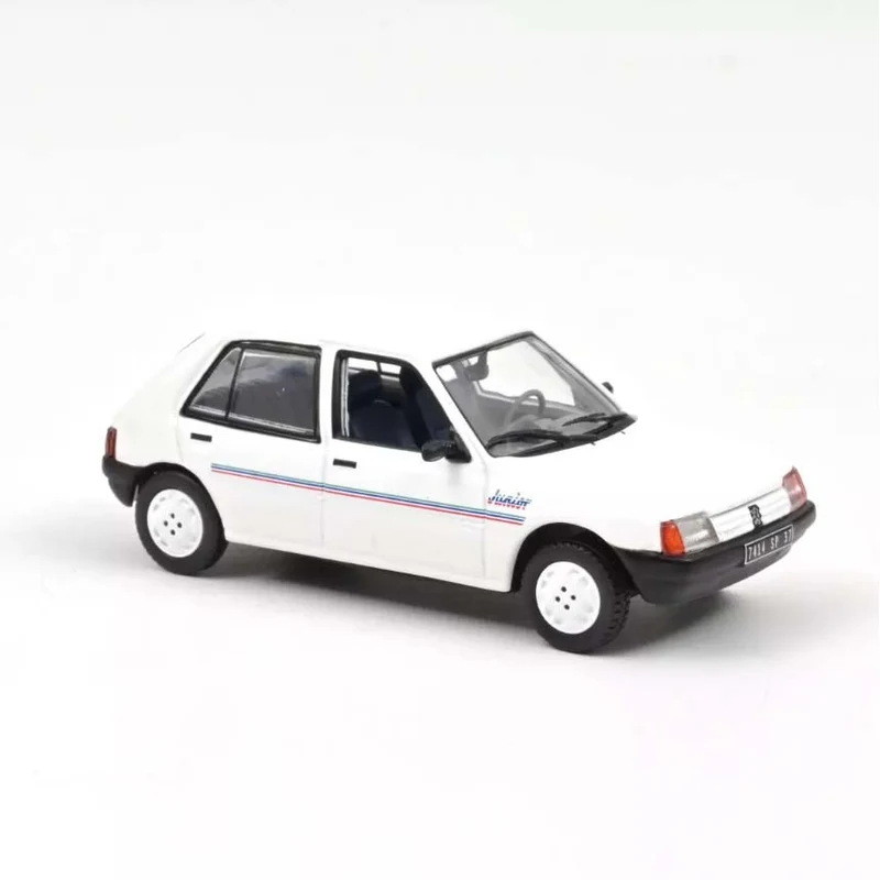 Peugeot 205 Junior 1988 Blanc 1:43