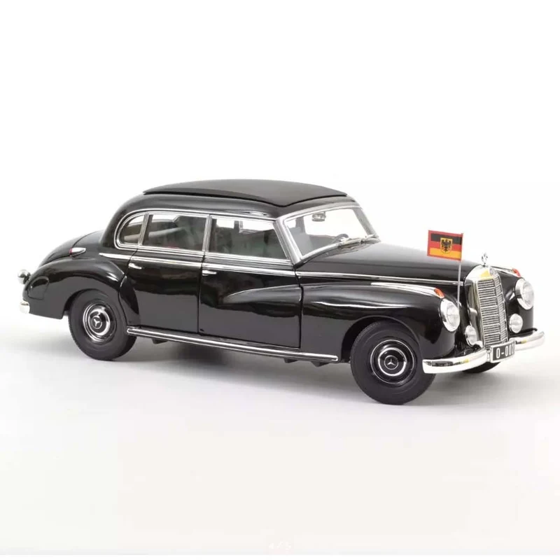 Mercedes-Benz 300B (W186) 1955 Limousine Konrad Adenauer 1:18