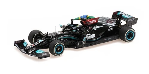 Mercedes-Amg F1 W12 E Performance Winner Brazilian Gp F1 2021 Lewis Hamilton with Flag 1:43