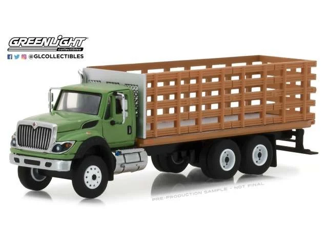International WorkStar Platform Stake Truck con effetto legno 1:64