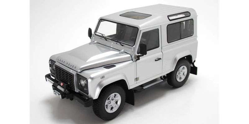 Land Rover Defender 90 Indus silver 1:18