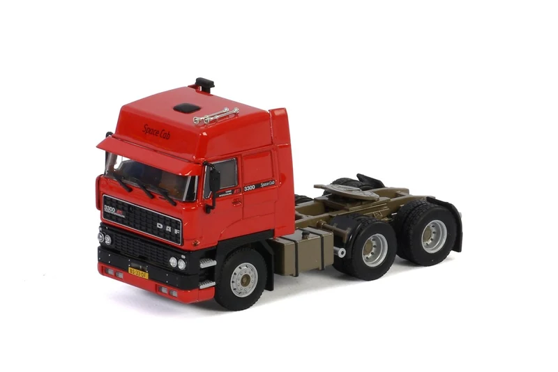 DAF 3300 Space Cab 6x2 Premium Line 1:50
