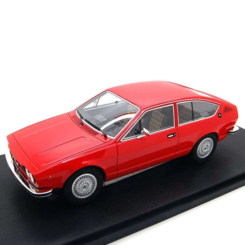 Alfa Romeo Alfetta GT 1976 Red 1:18