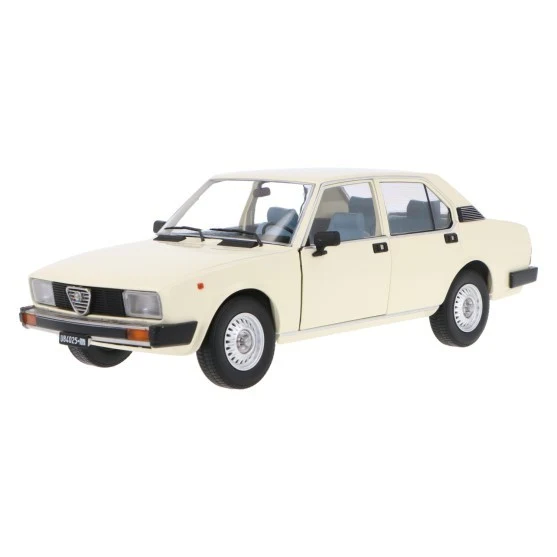 Alfa Romeo Alfetta 2.0L 1978 Avorio 1:18