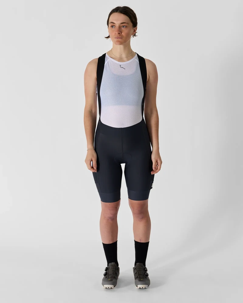 ALBION WOMEN'S ALL ROAD POCKET BIB SHORTS - GRAPHITE