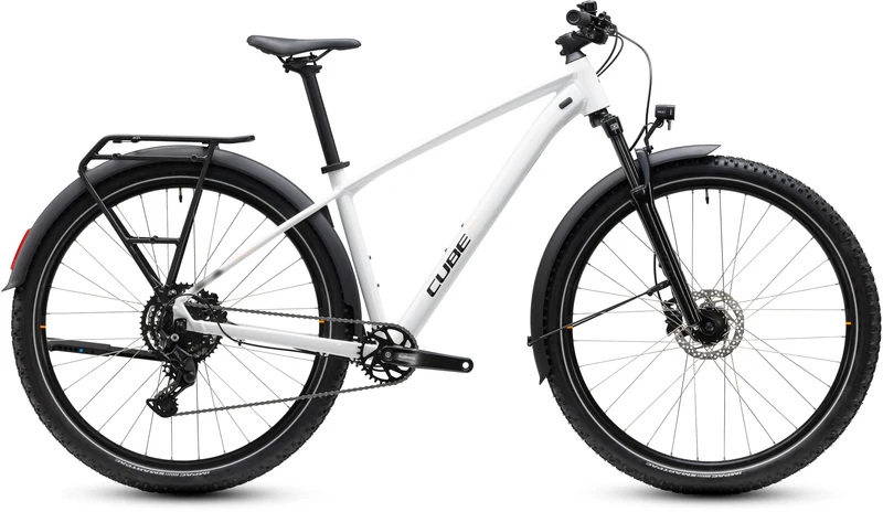 Cube Aim One FE metallicwhite´n´black 2027