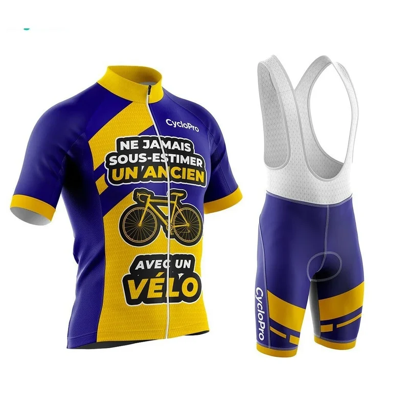 Outfit da ciclismo - vecchio in bicicletta