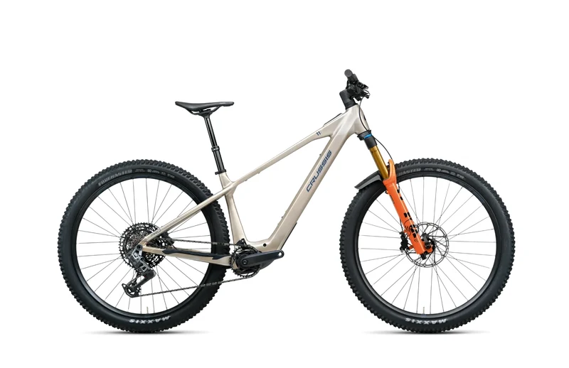 Crussis e-Hard 11.11-PRO 600 white/silver 2026