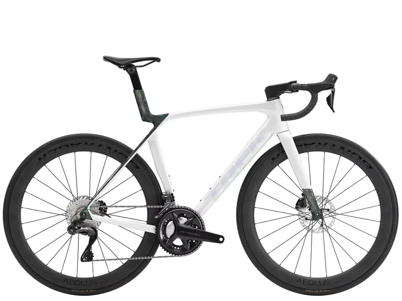 Trek Madone SL 7 Gen 8 Crystal White/Deep Smoke 2026